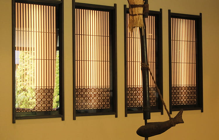 画像:フロントロビーの照明(別角度)